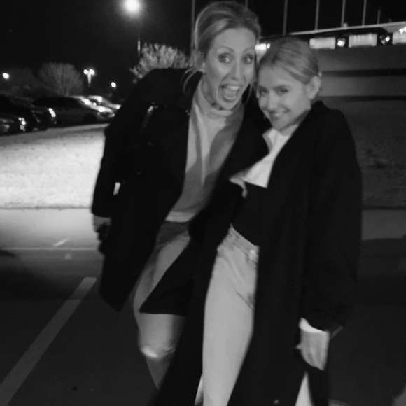 Meet your Posher, Christy - Picture 1 of 1